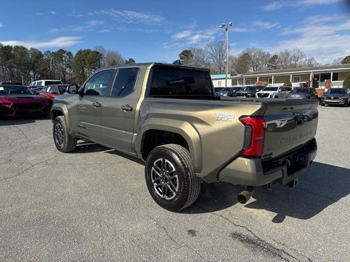 2025 Toyota Tacoma Hybrid TRD Sport