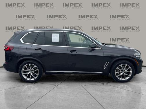 Dark Graphite Metallic 2022 BMW X5 xDrive40i