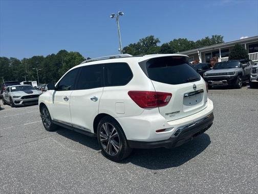 2018 Nissan Pathfinder Platinum