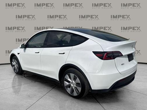 Pearl White Multi-Coat 2023 Tesla Model Y Long Range Dual Motor All-Wheel Drive