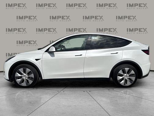 Pearl White Multi-Coat 2023 Tesla Model Y Long Range Dual Motor All-Wheel Drive