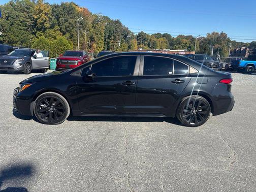 Black Sand Pearl 2022 Toyota Corolla SE