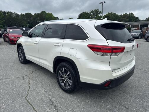 Blizzard Pearl 2017 Toyota Highlander XLE