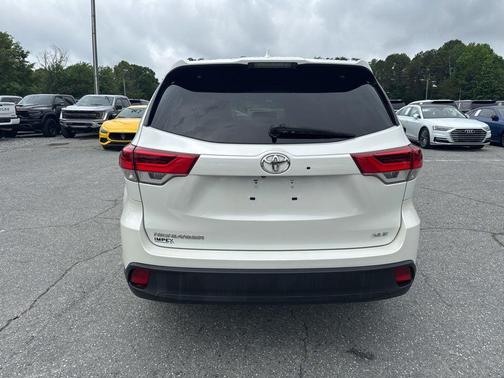 Blizzard Pearl 2017 Toyota Highlander XLE
