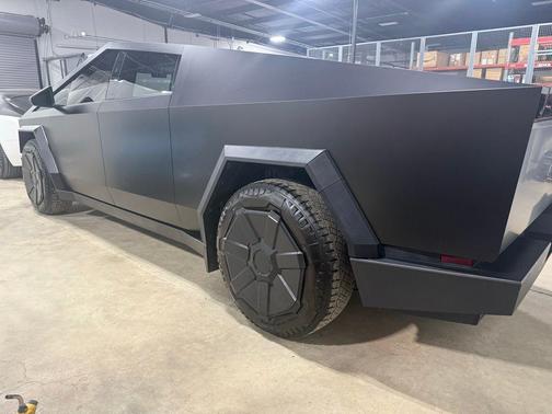 2024 Tesla Cybertruck Cyberbeast