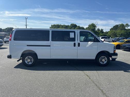 Summit White 2025 Chevrolet Express 3500 RWD 3500 Extended Wheelbase LT