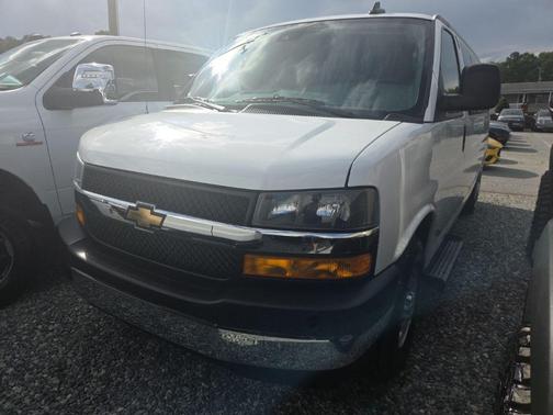 Summit White 2025 Chevrolet Express 3500 RWD 3500 Extended Wheelbase LT