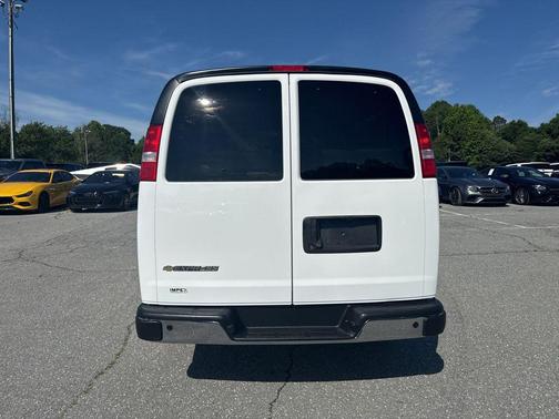 Summit White 2025 Chevrolet Express 3500 RWD 3500 Extended Wheelbase LT