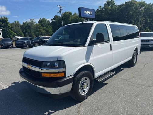 Summit White 2025 Chevrolet Express 3500 RWD 3500 Extended Wheelbase LT