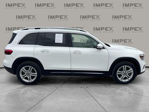 Polar White 2022 Mercedes-Benz GLB 250 4MATIC