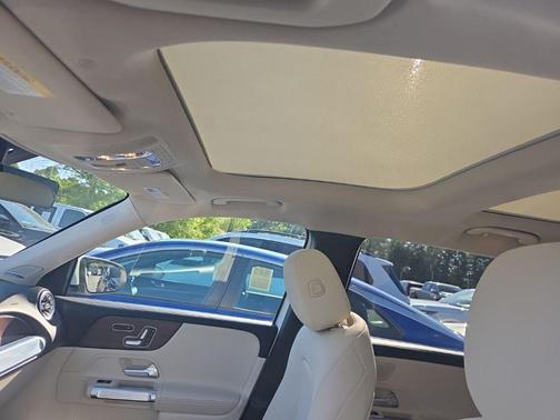 Polar White 2022 Mercedes-Benz GLB 250 4MATIC