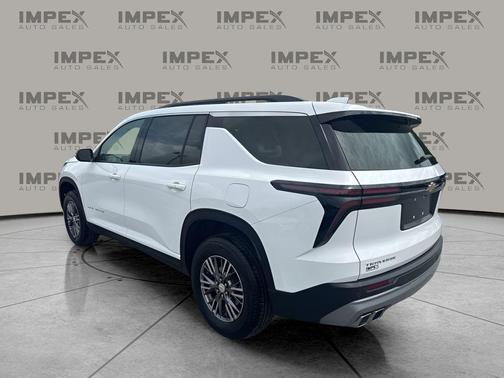 Summit White 2025 Chevrolet Traverse LT
