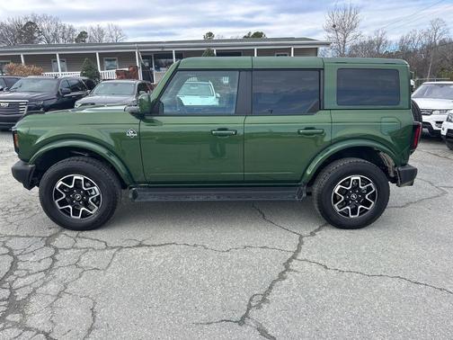 2025 Ford Bronco Outer Banks