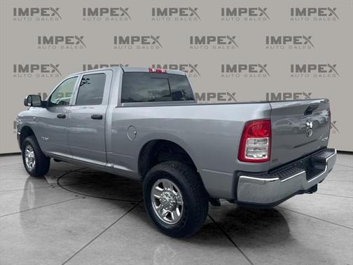 2022 RAM 2500 Tradesman Crew Cab 4x4 6'4' Box