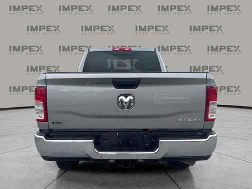 2022 RAM 2500 Tradesman Crew Cab 4x4 6'4' Box