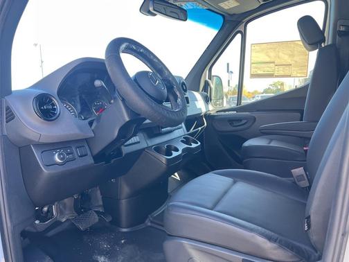 2025 Mercedes-Benz Sprinter 2500 High Roof