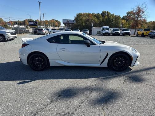 2025 Toyota GR86 Premium