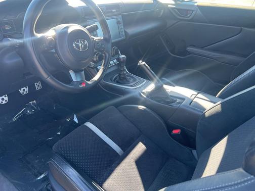 2025 Toyota GR86 Premium