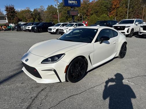 2025 Toyota GR86 Premium