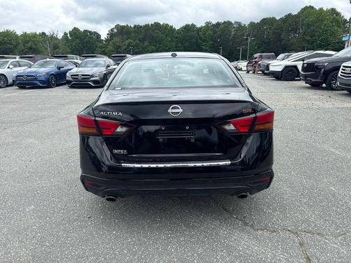 Super Black 2023 Nissan Altima SR FWD