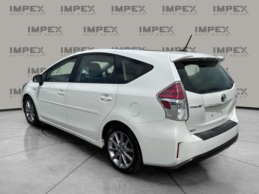 2015 Toyota Prius v Five