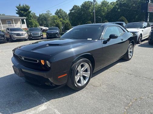 Pitch Black Clearcoat 2015 Dodge Challenger SXT