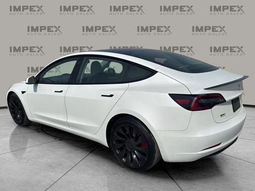 Pearl White Multi-Coat 2023 Tesla Model 3 Performance