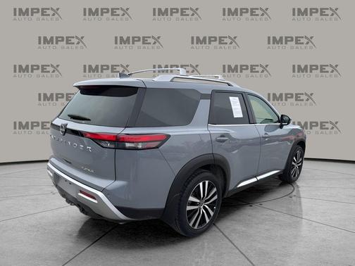 2024 Nissan Pathfinder Platinum FWD