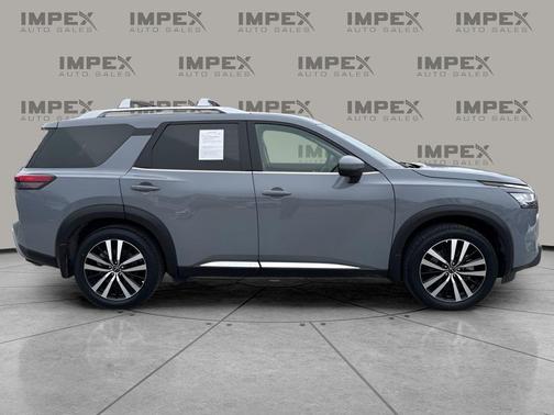 2024 Nissan Pathfinder Platinum FWD