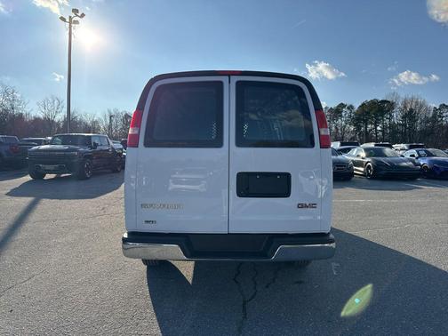 2023 GMC Savana 2500 Work Van