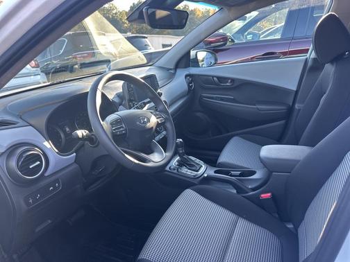 2020 Hyundai KONA SEL Plus