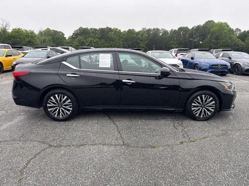 Super Black 2025 Nissan Altima 2.5 SV