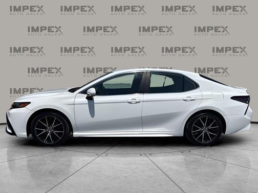 Ice Cap 2023 Toyota Camry SE