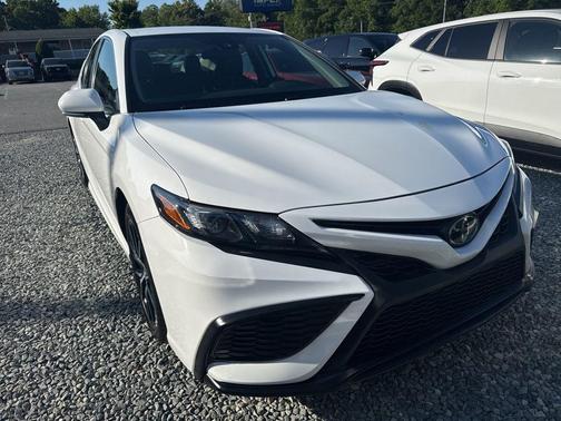 Ice Cap 2023 Toyota Camry SE