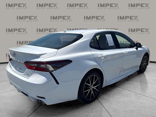 Ice Cap 2023 Toyota Camry SE