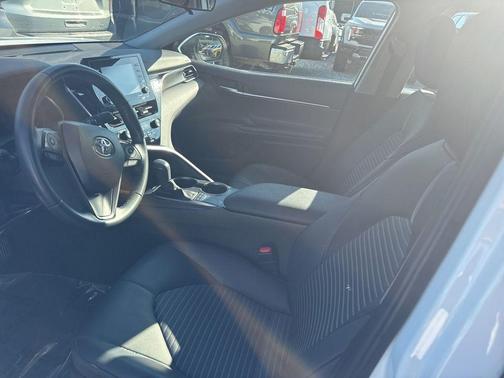 Ice Cap 2023 Toyota Camry SE