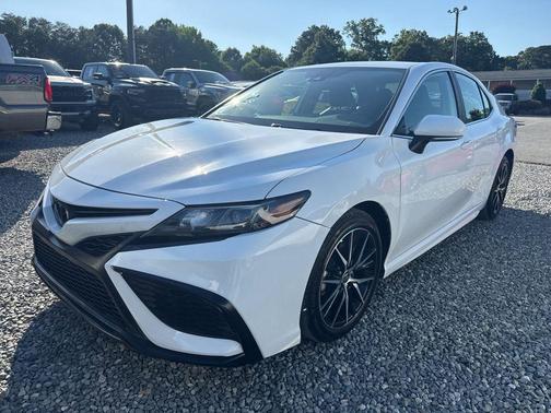 Ice Cap 2023 Toyota Camry SE