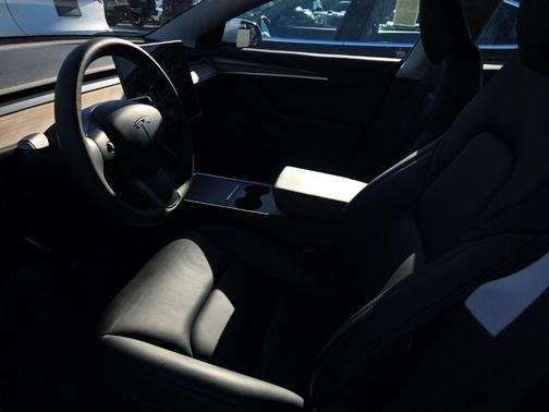 2023 Tesla Model 3 Standard Range