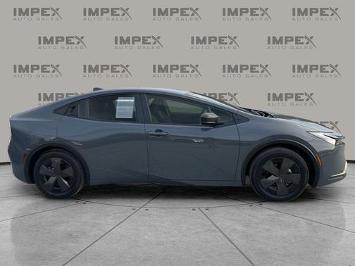 2025 Toyota Prius LE