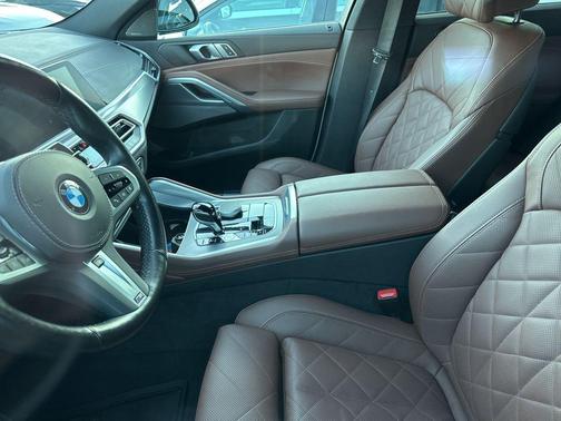 2023 BMW X6 xDrive40i