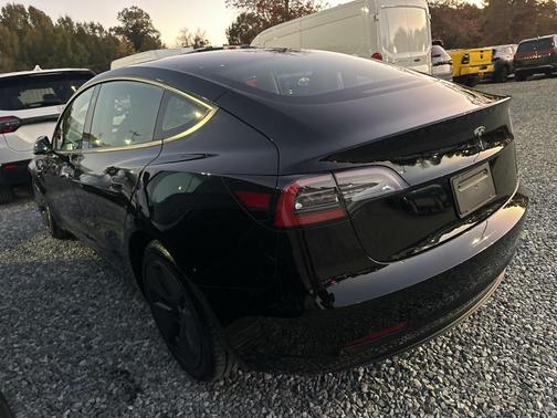 2022 Tesla Model 3 Standard Range
