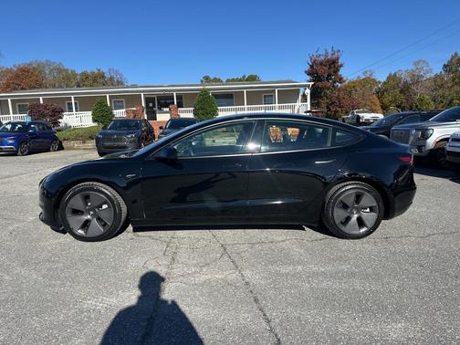 2022 Tesla Model 3 Standard Range