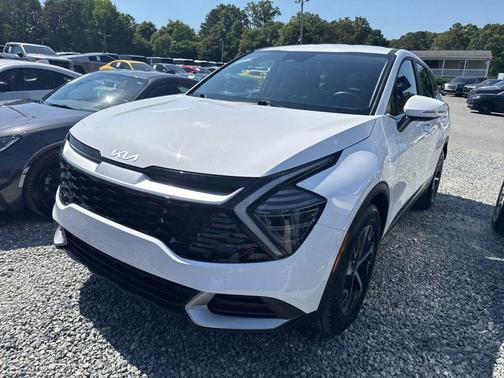 Glacial White Pearl 2024 Kia Sportage EX