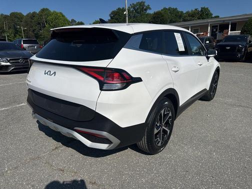 Glacial White Pearl 2024 Kia Sportage EX