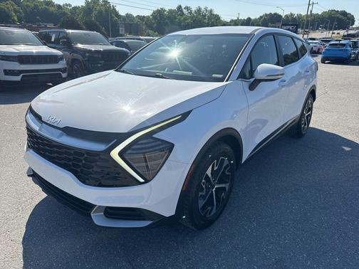 Glacial White Pearl 2024 Kia Sportage EX
