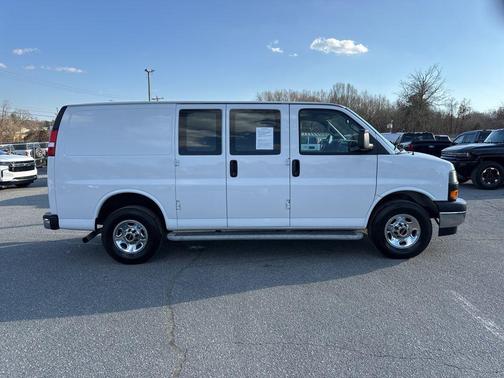 2023 GMC Savana 2500 Work Van