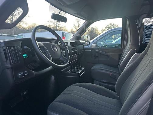 2023 GMC Savana 2500 Work Van