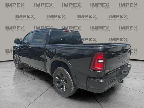 Diamond Black Crystal Pearlcoat 2025 RAM 1500 Big Horn/Lone Star