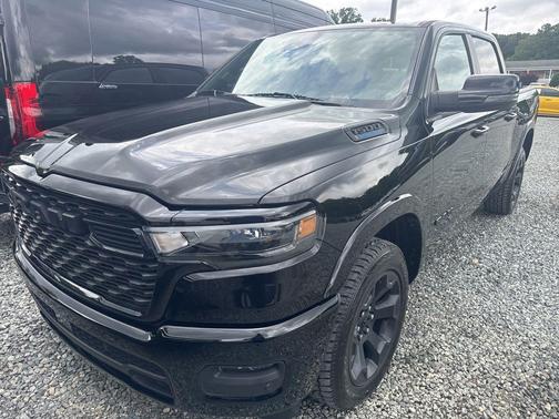 Diamond Black Crystal Pearlcoat 2025 RAM 1500 Big Horn/Lone Star