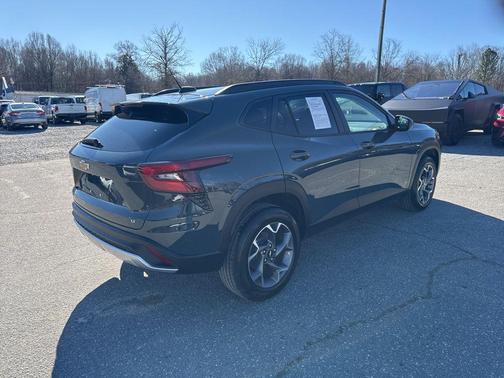 2025 Chevrolet Trax LT